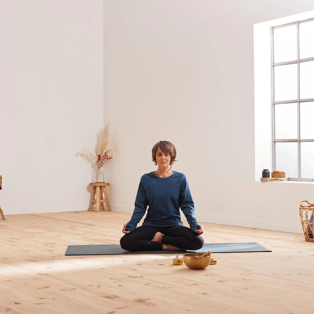 Best Deal Women's Long-Sleeved Organic Cotton Yoga T-Shirt by Kimjaly | Eco-Friendly & Comfortable 2 Shirts Kimjaly, Long-Sleeved Organic Cotton Yoga T-Shirt, Women's