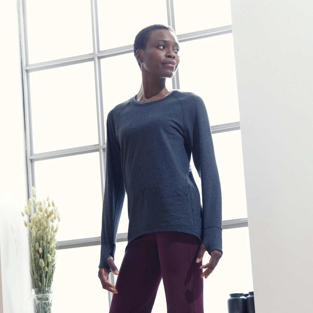 Best Deal Women's Long-Sleeved Organic Cotton Yoga T-Shirt by Kimjaly | Eco-Friendly & Comfortable 29 Shirts Kimjaly, Long-Sleeved Organic Cotton Yoga T-Shirt, Women's