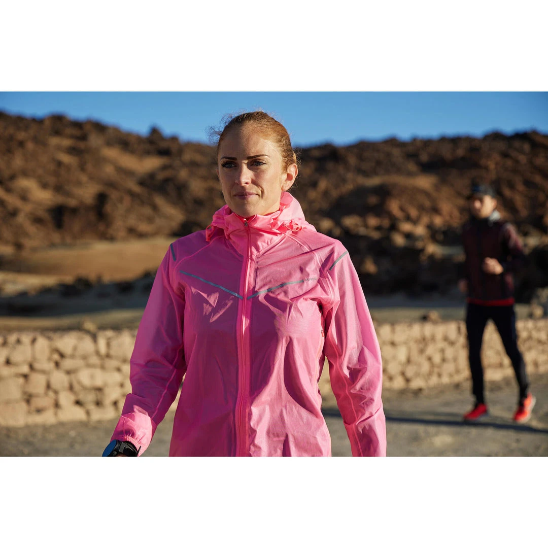 Kiprun Light Showerproof Running Jacket - Windproof Windbreaker for Runners 23 Kiprun Light Showerproof Running Jacket Windbreakers