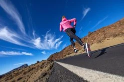 Kiprun Light Showerproof Running Jacket - Windproof Windbreaker for Runners 55 Kiprun Light Showerproof Running Jacket Windbreakers